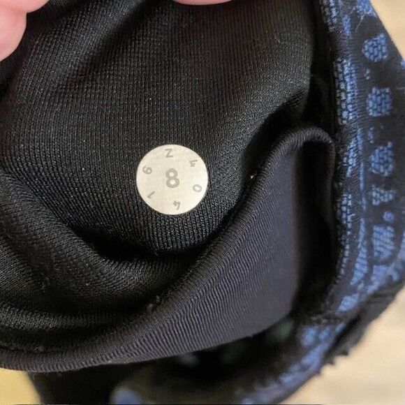 Lululemon Cropped Capri Leggings Blue Black Mesh Womens Size 8 Z404169 - Picture 4 of 4